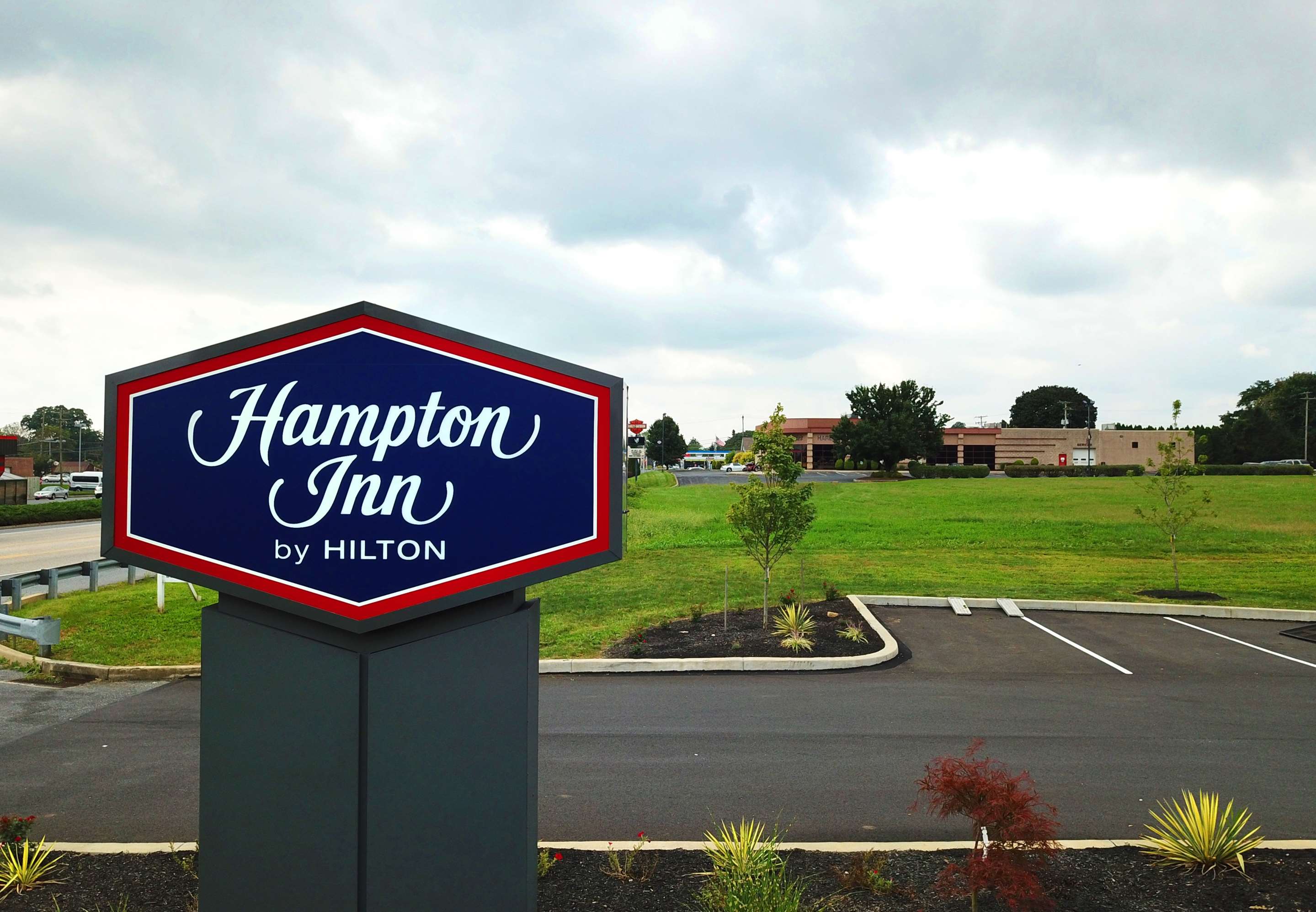 Exterior | Hampton Inn Lebanon
