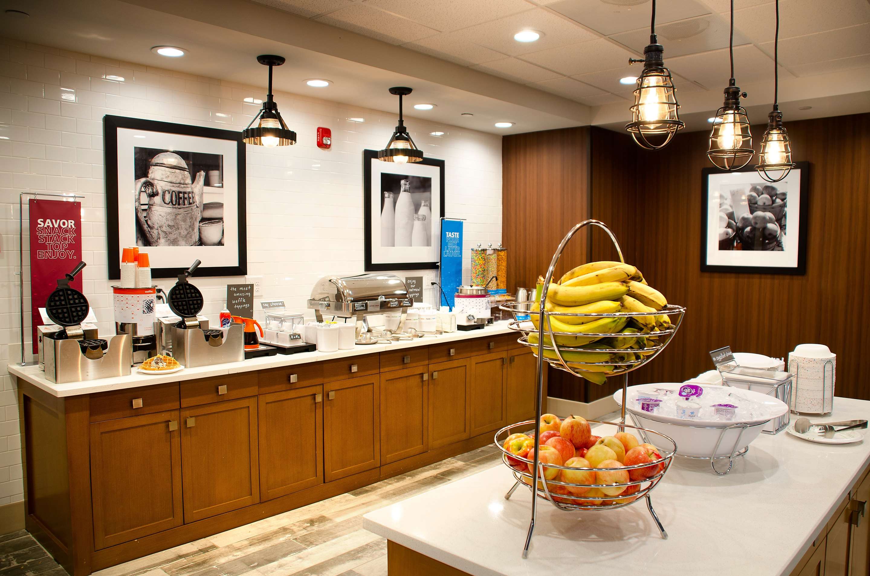 Restaurant | Hampton Inn Lebanon