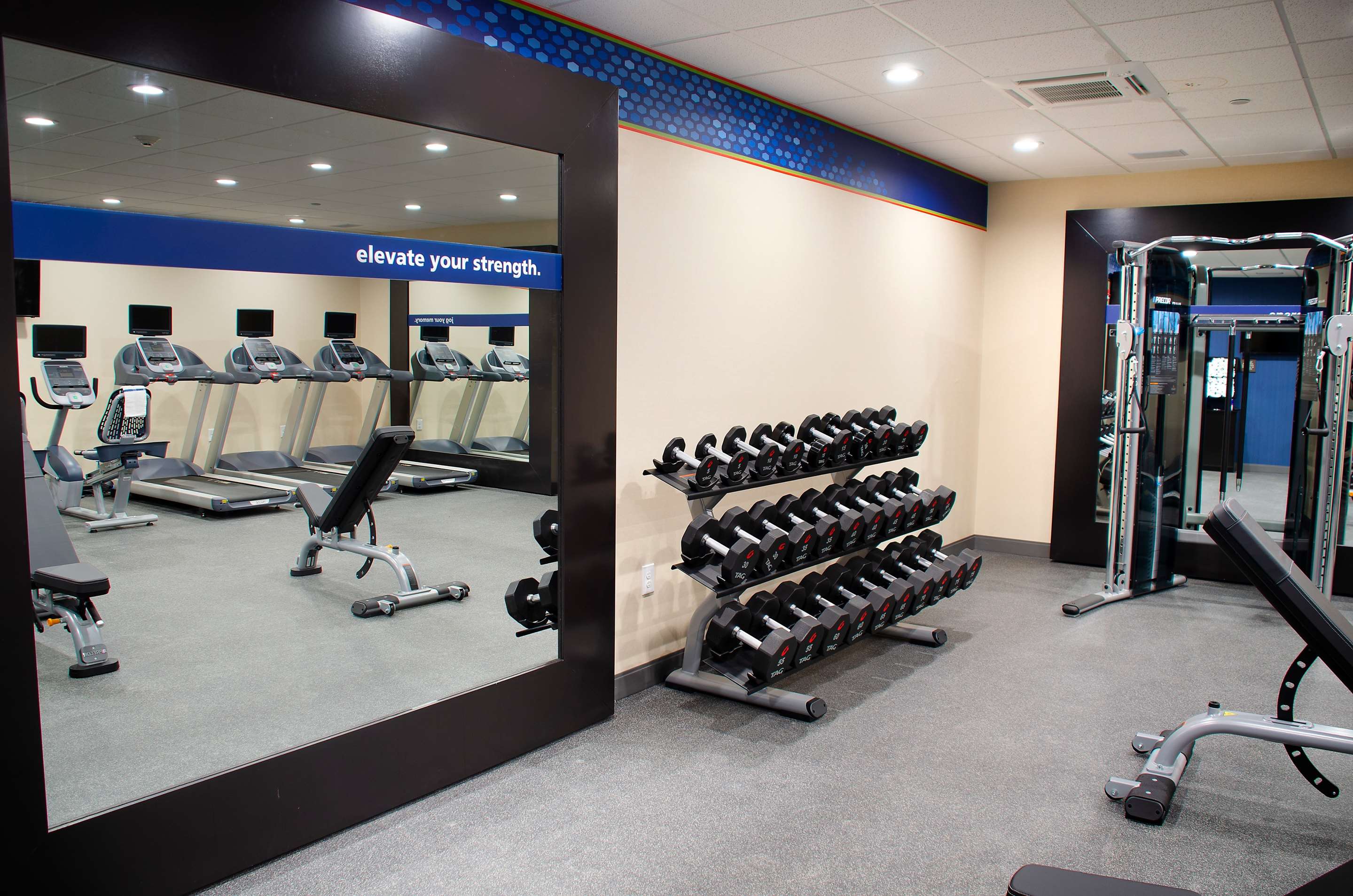 Health club fitness center gym | Hampton Inn Lebanon