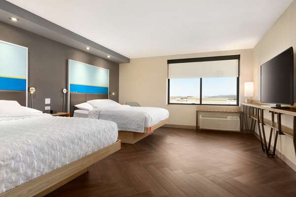  - Tru by Hilton Airport Las Vegas - I-15, Exit 33 & 34