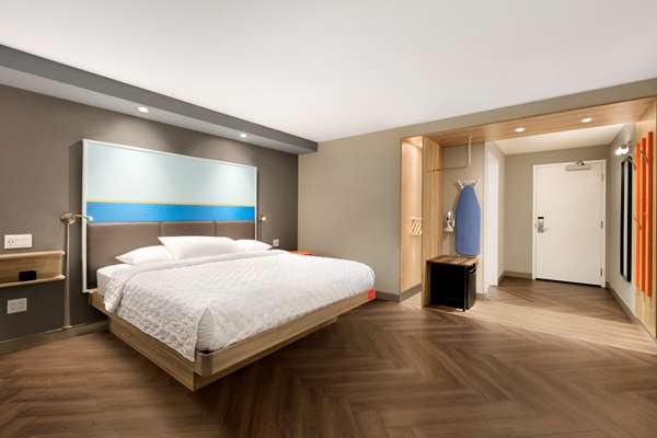  - Tru by Hilton Airport Las Vegas - I-15, Exit 33 & 34