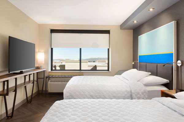  - Tru by Hilton Airport Las Vegas - I-15, Exit 33 & 34