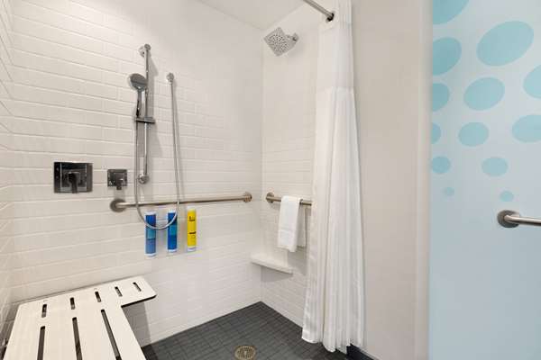  - Tru by Hilton Airport Las Vegas - I-15, Exit 33 & 34