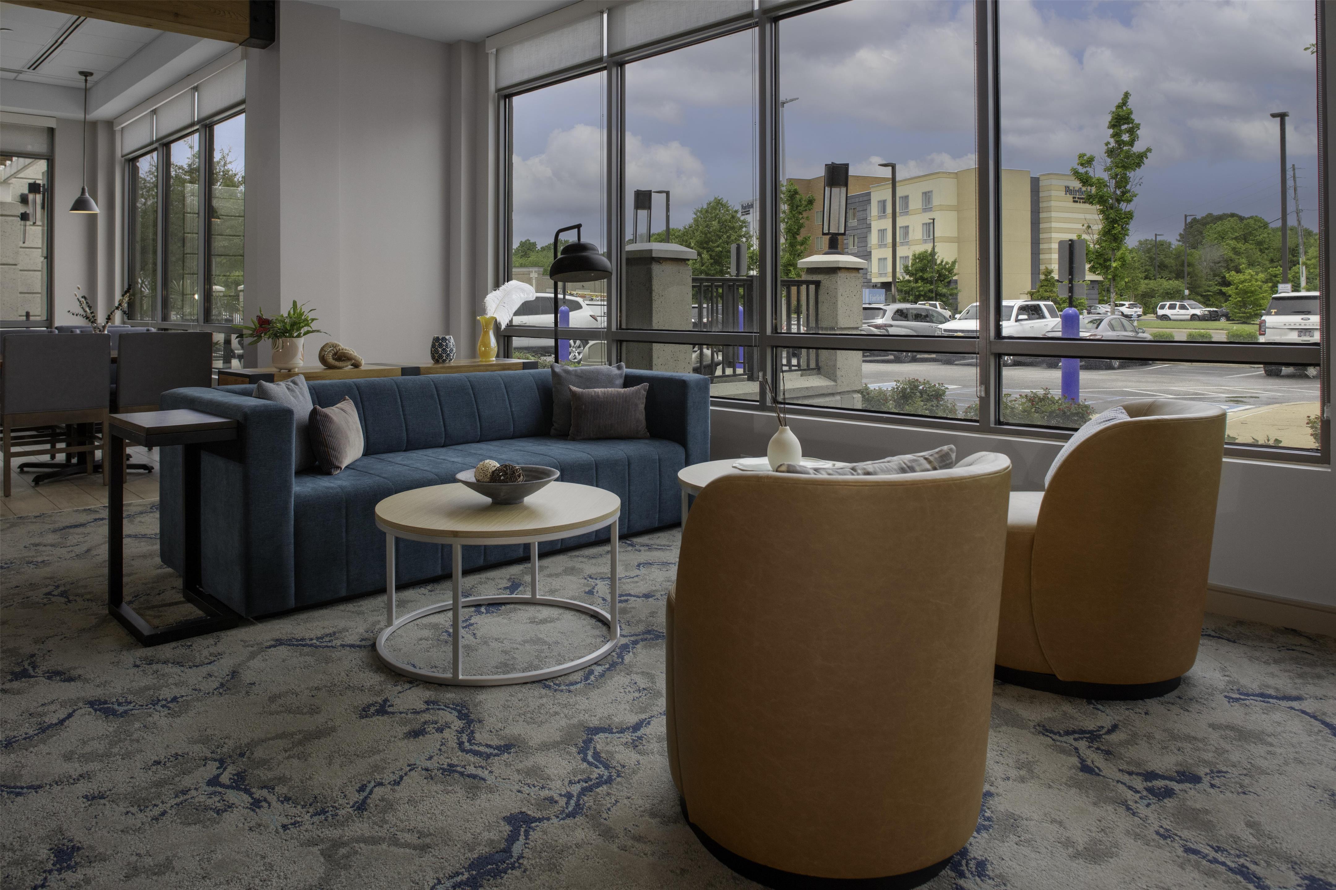 Lobby | Hilton Garden Inn Jackson