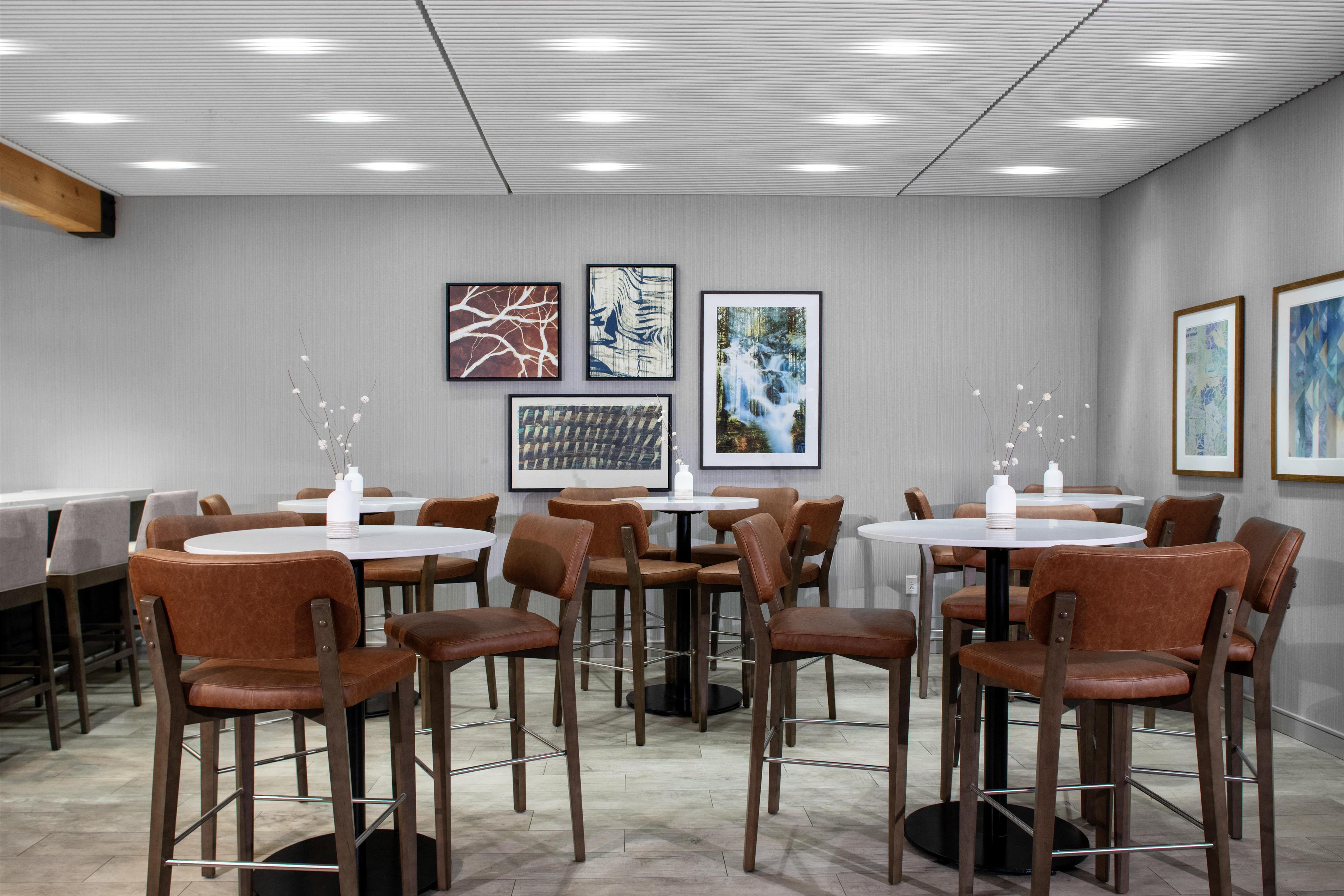 Breakfast Area | Hilton Garden Inn Jackson