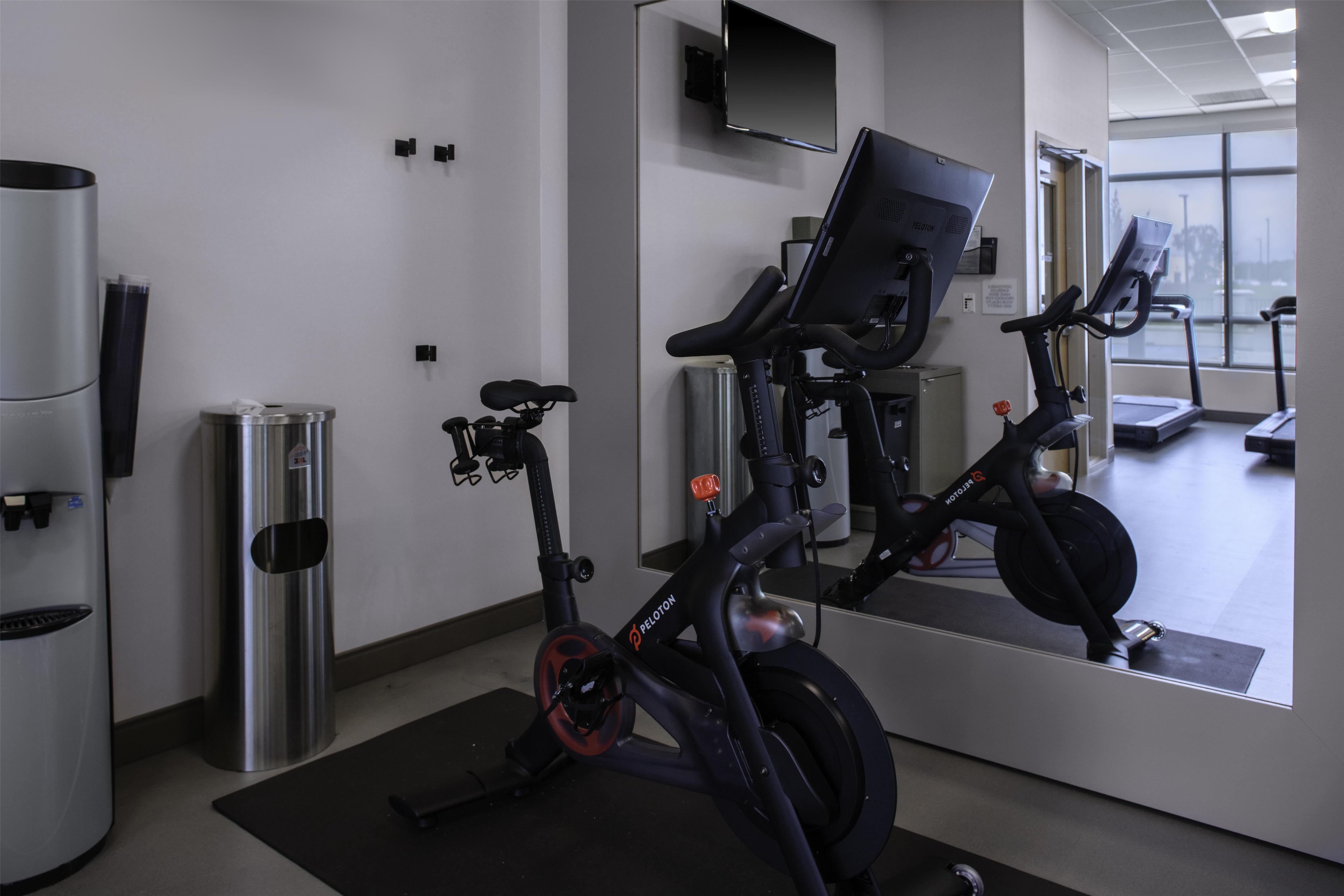 Health club fitness center gym | Hilton Garden Inn Jackson