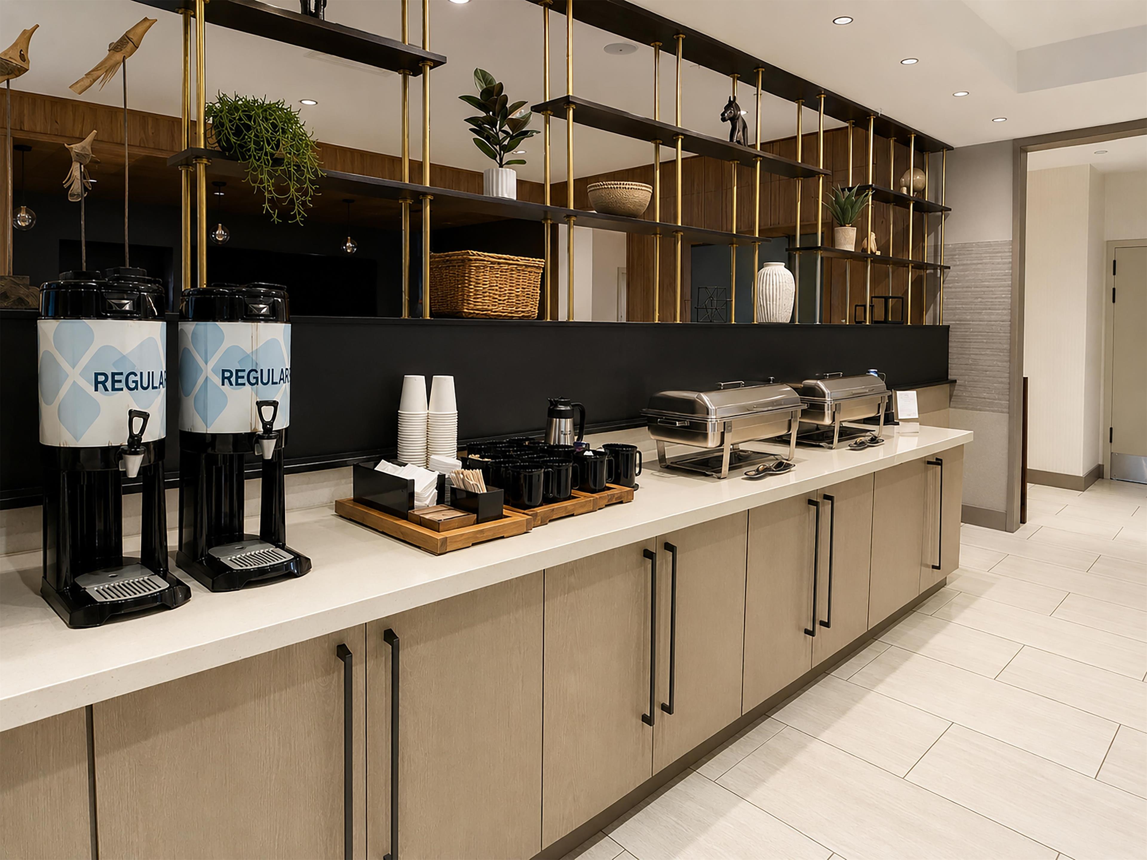 Breakfast Area | Hilton Garden Inn Newtown Square Radnor