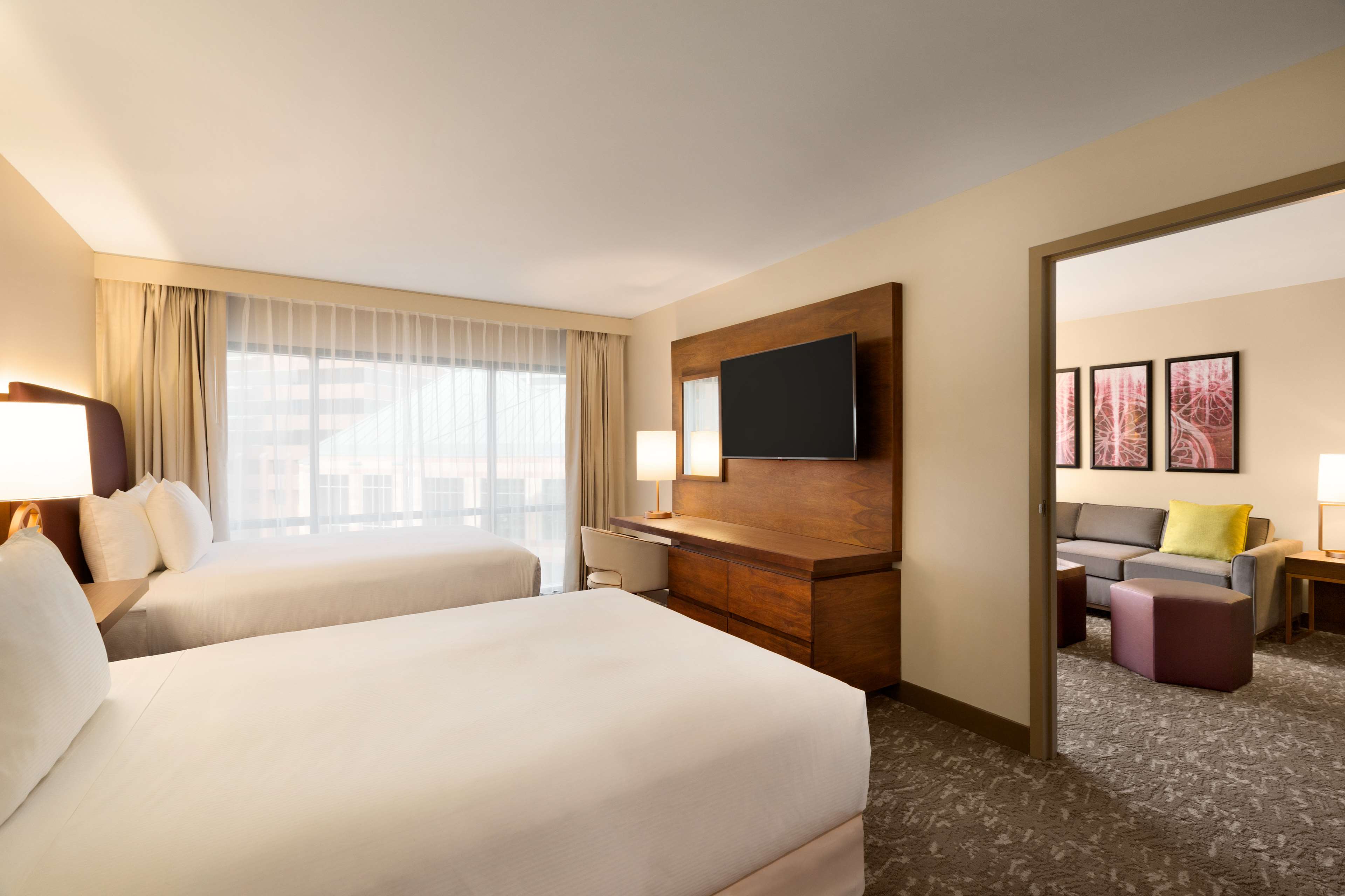 Embassy Suites by Hilton Phoenix Downtown North Room Type - 2 DBL STE ACC TUB NO SMOK