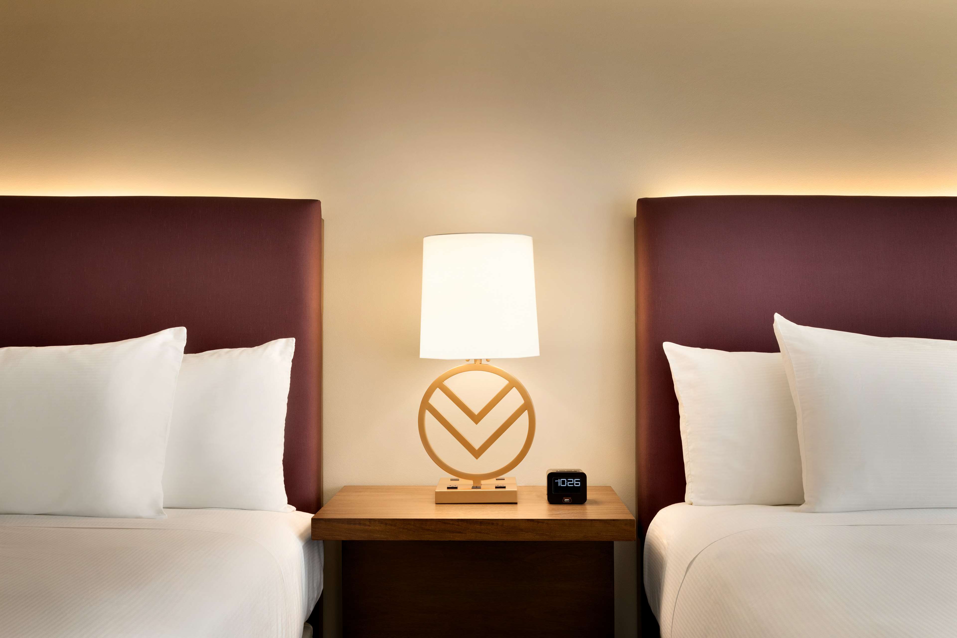 Embassy Suites by Hilton Phoenix Downtown North Room Type - 2 QUEEN 1 BEDROOM SUITE
