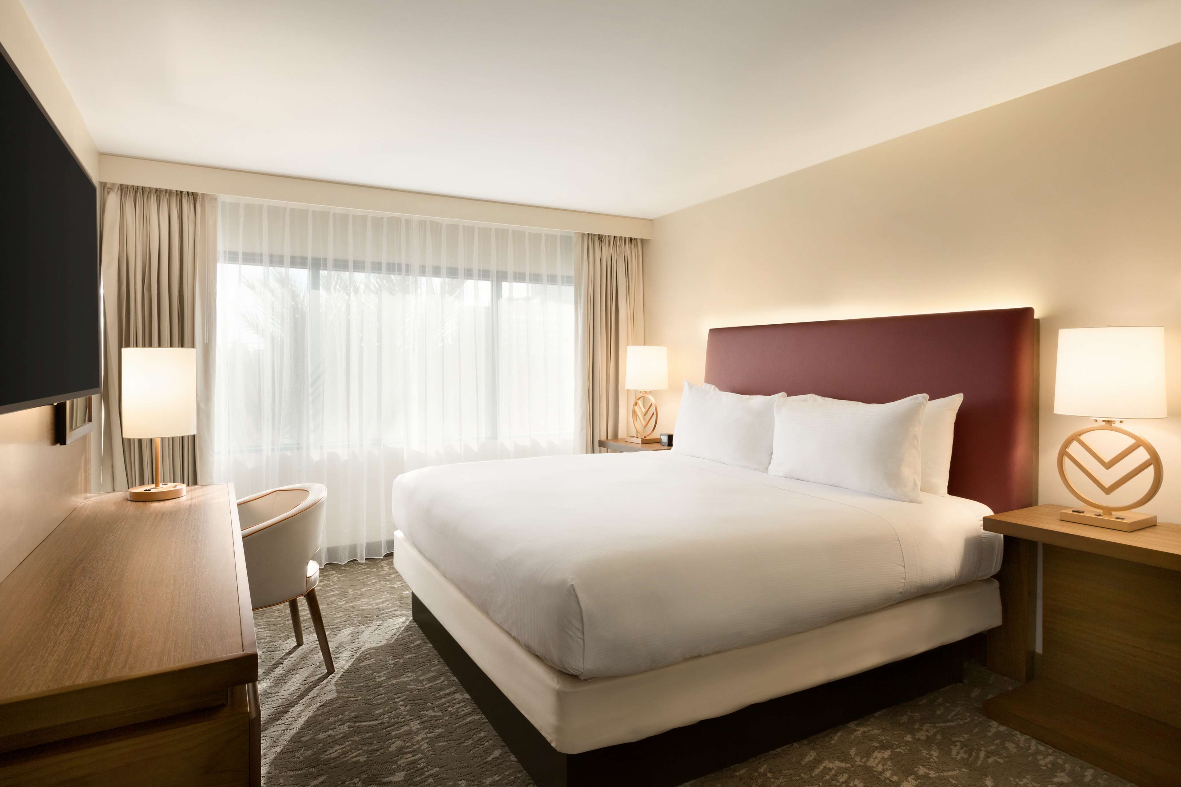 Embassy Suites by Hilton Phoenix Downtown North Room Type - 1 KING STE HEARING ACCESS