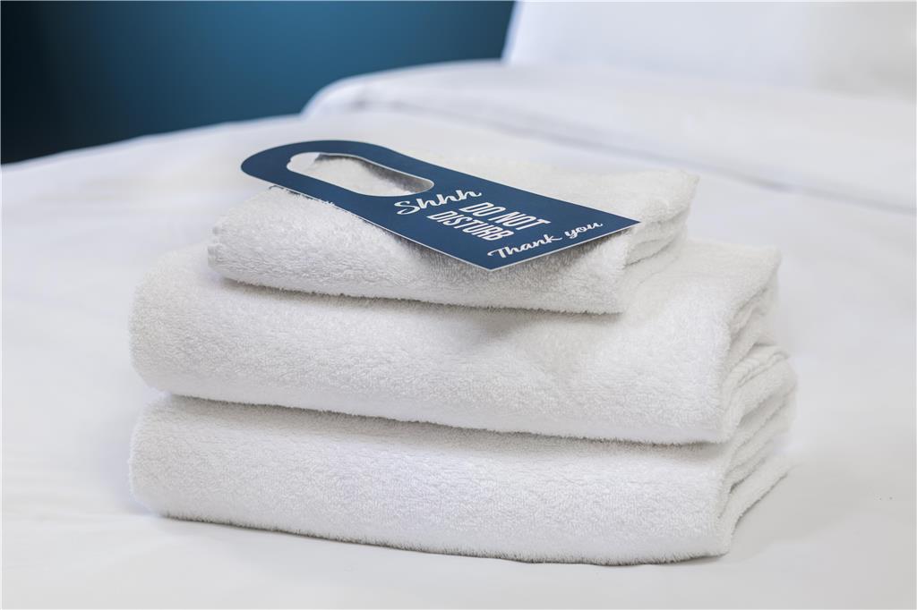 TRAVELODGE ABERDEEN BUCKSBURN-guestroom-Guest Room,Guest Room Amenity,On-Site.jpg