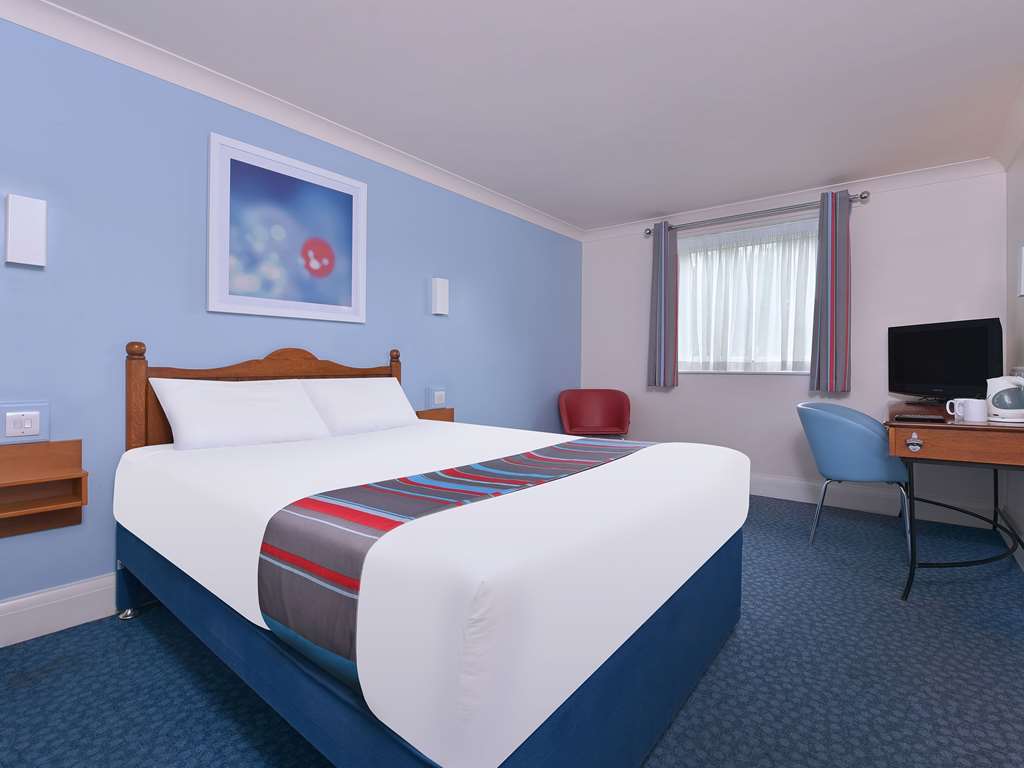 TRAVELODGE CHESTER-LE-STREET-guestroom-Guest Room,On-Site.jpg