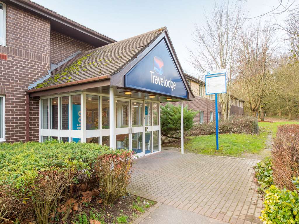 Travelodge Leigh Delamere East