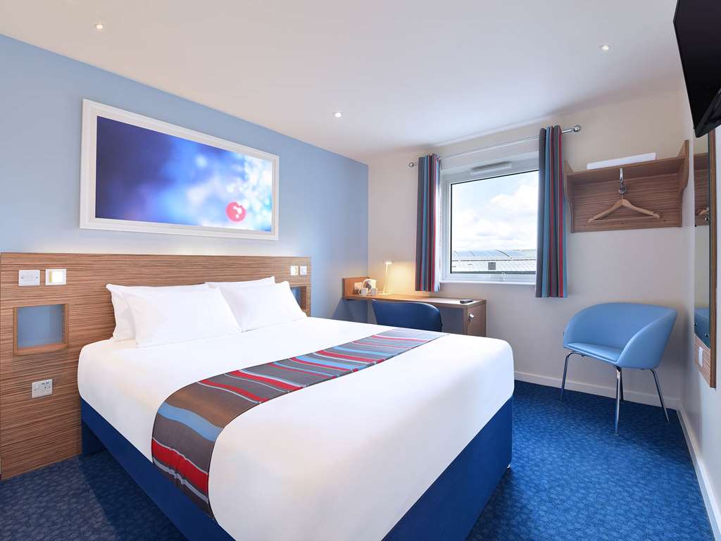 TRAVELODGE HAVERHILL-guestroom-Guest Room,On-Site.jpg