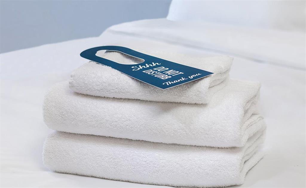 TRAVELODGE TORQUAY-guestroom-Guest Room,Bathroom,On-Site.jpg