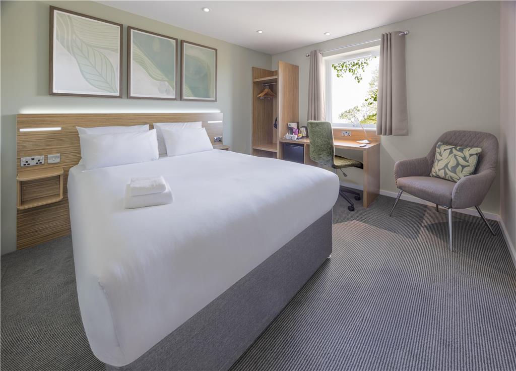 TRAVELODGE PLUS YORK MICKLEGATE-guestroom-Guest Room,On-Site.jpg