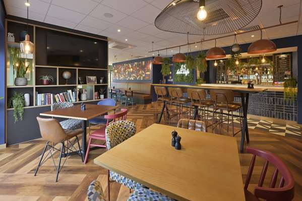 On-Site,Bar/Lounge
