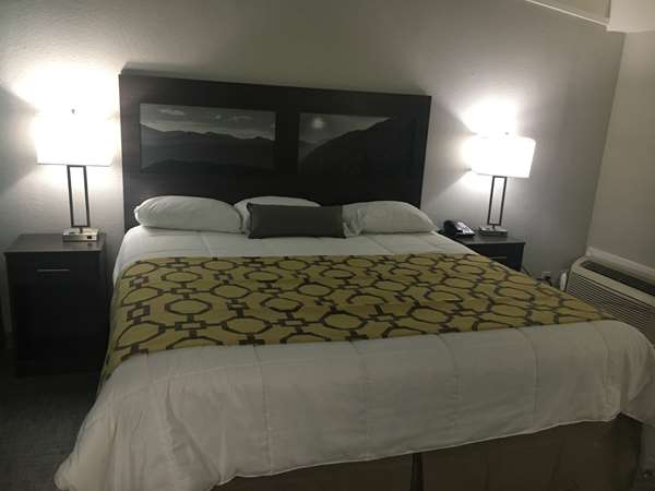  - Baymont Inn & Suites Cookeville - I-40, Exit 290
