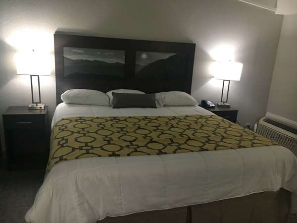  - Baymont Inn & Suites Cookeville - I-40, Exit 290