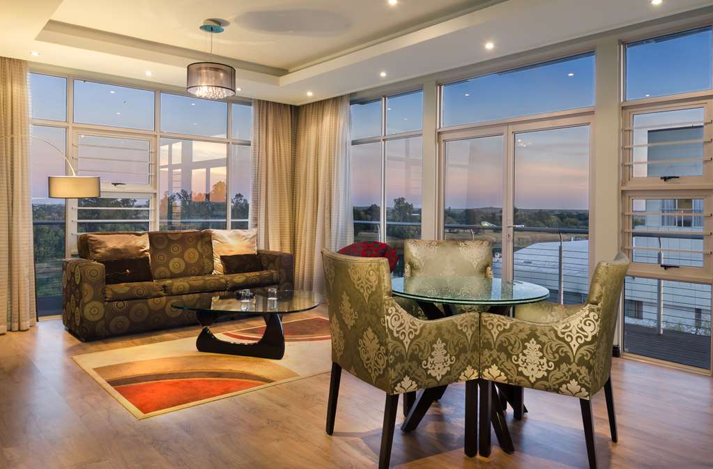 The Oasis-guestroom-Guest Room,Guest Room Amenity,Suite,On-Site.jpg