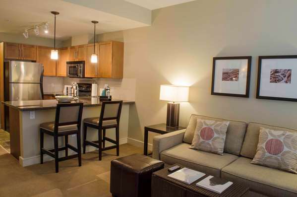 Suite - Oswego Hotel Victoria