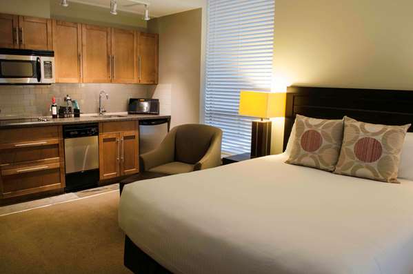 Suite - Oswego Hotel Victoria