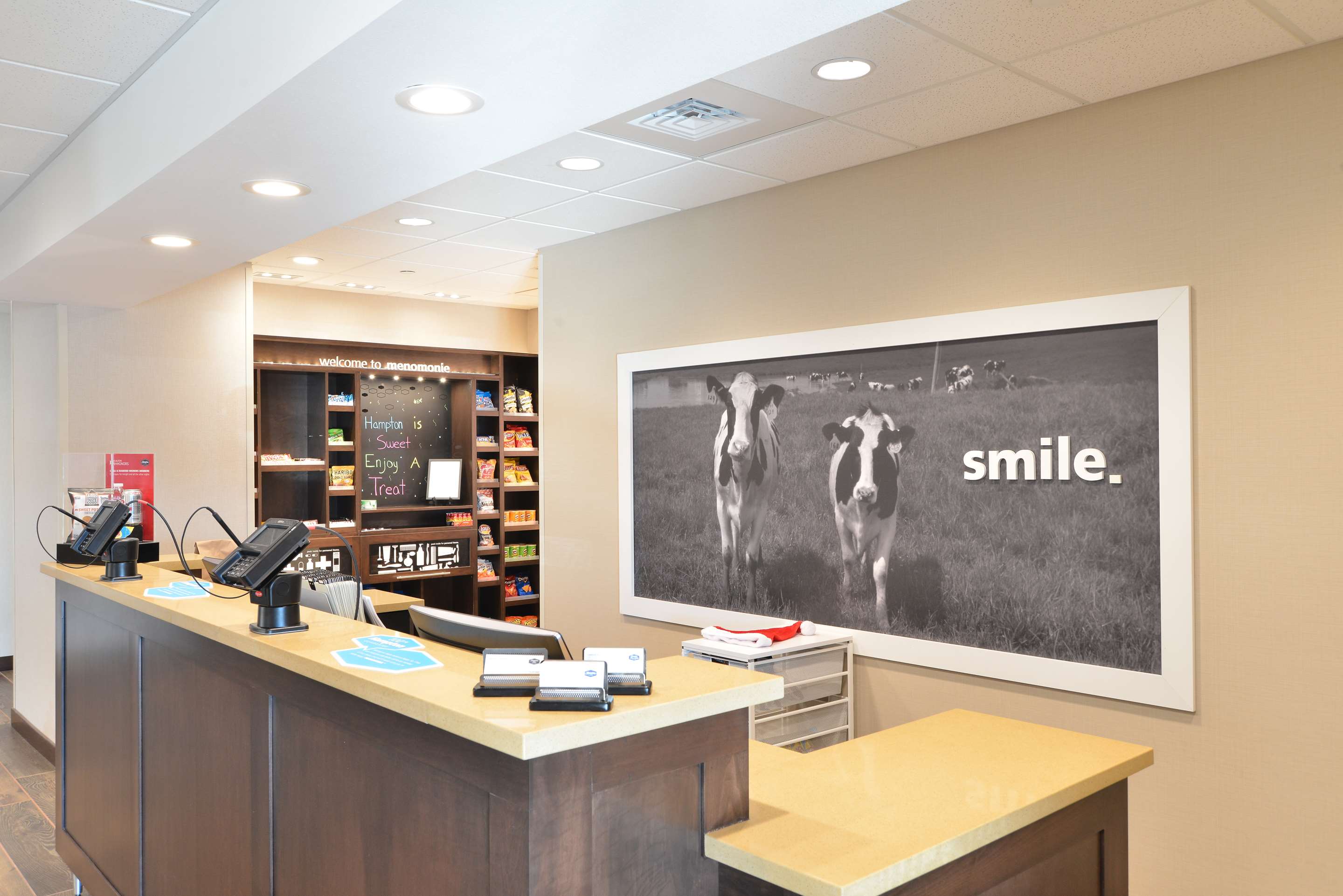 Reception | Hampton Inn & Suites Menomonie-UW Stout
