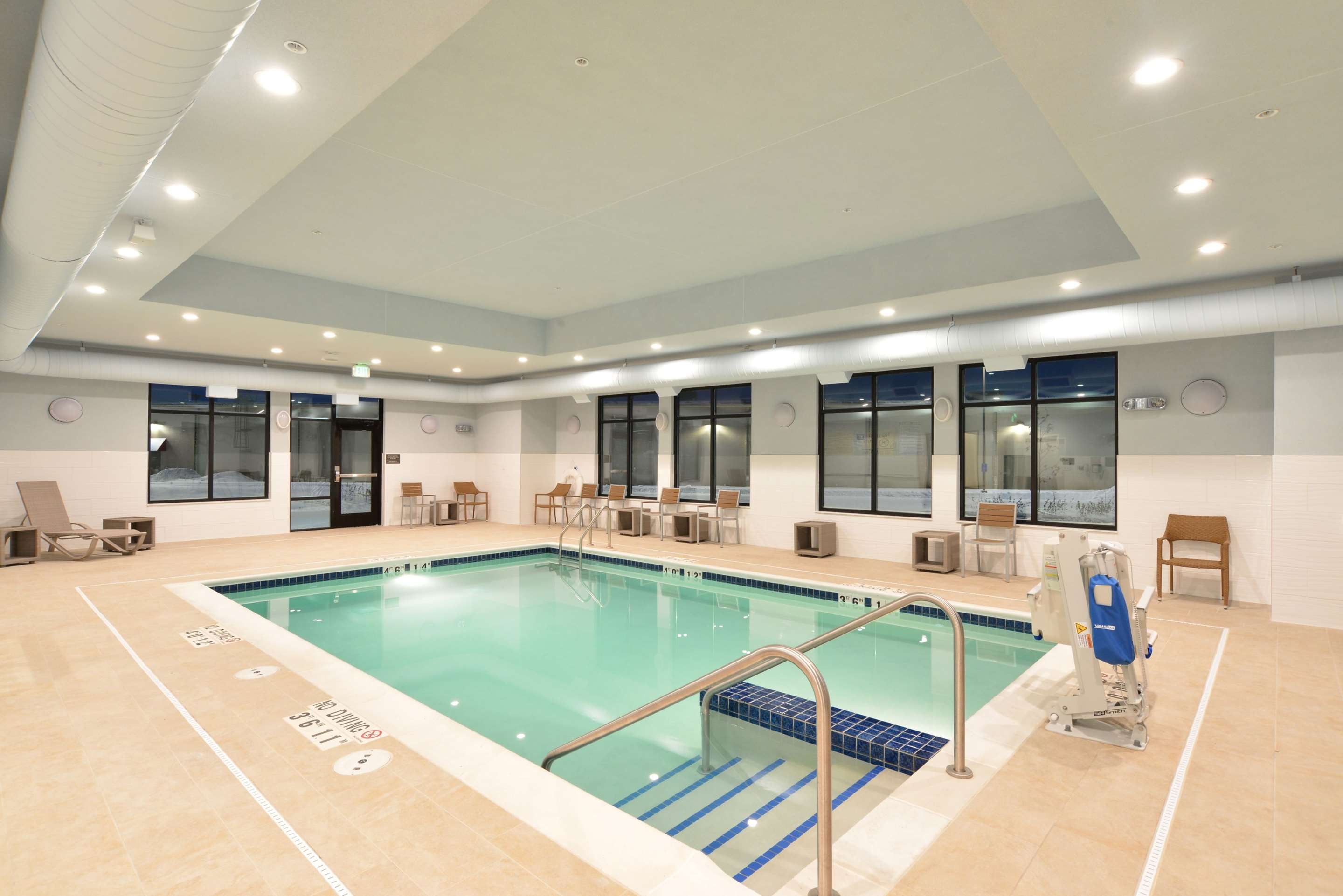 Pool | Hampton Inn & Suites Menomonie-UW Stout