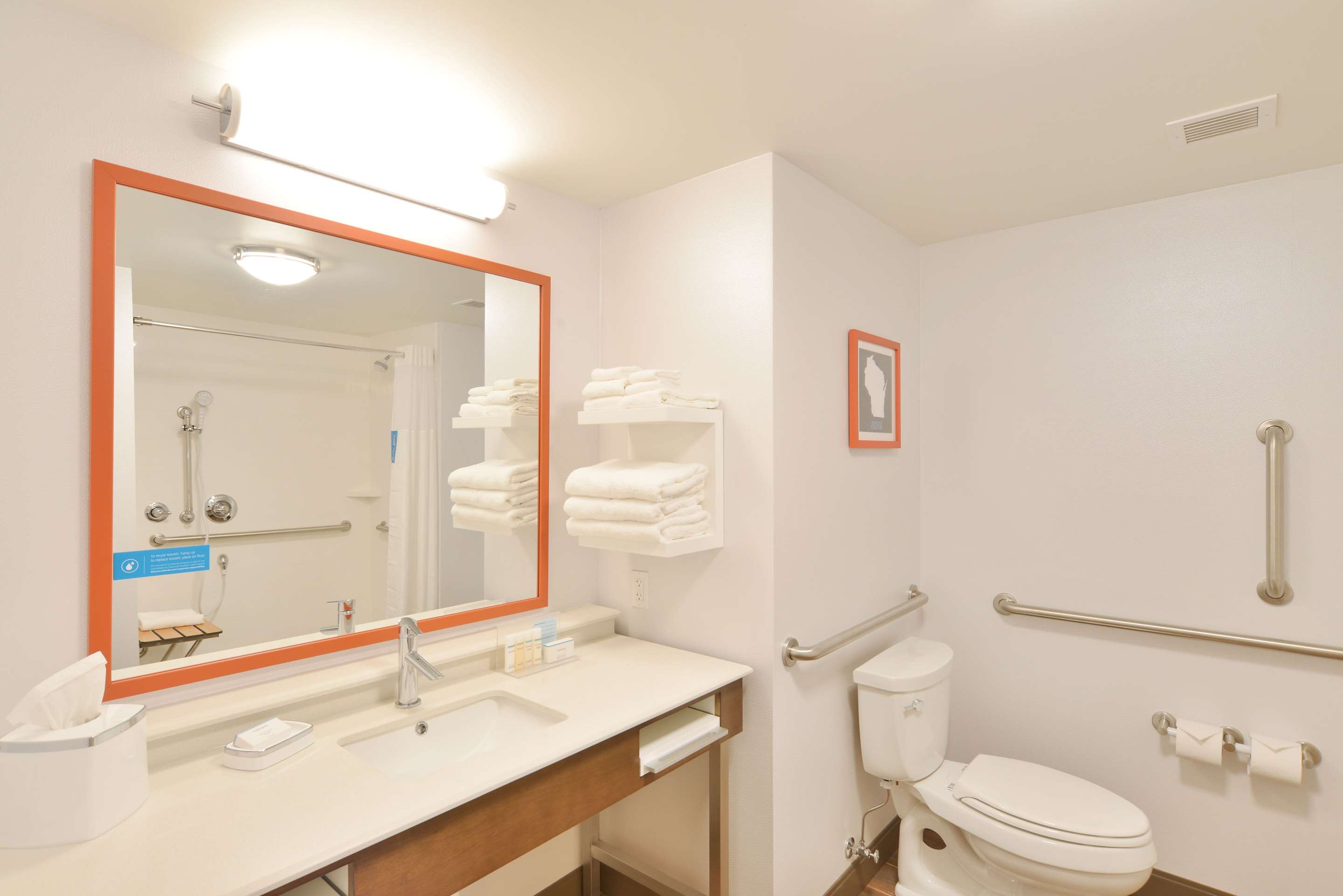 Guest room bath