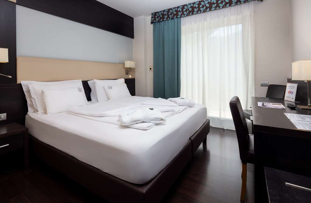 Best Western Hotel Adige-guestroom-Guest Room,Bed,On-Site,Standard Room.jpg