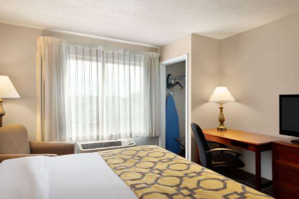  - Baymont Inn & Suites Northeast Springfield - I-44, Exit 80