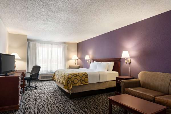 Suite - Baymont Inn & Suites Northeast Springfield - I-44, Exit 80