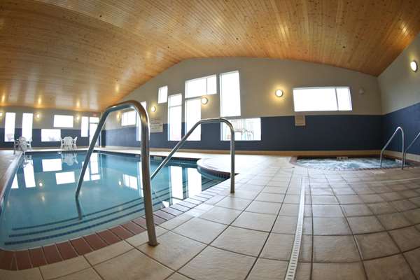 Pool - GrandStay Hotel & Suites Perham