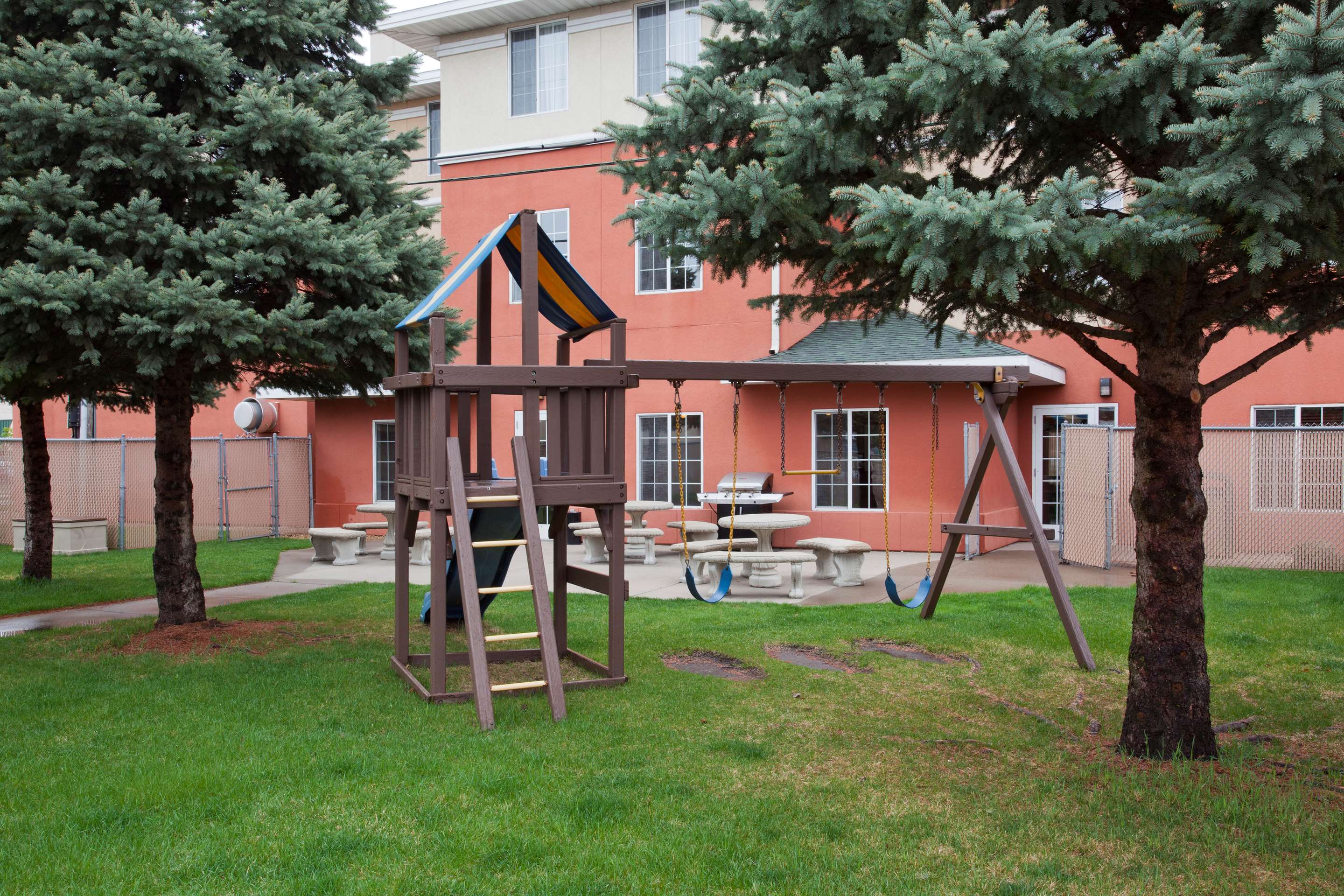 GrandStay STC Patio | GrandStay Residential Suites Hotel - Saint Cloud