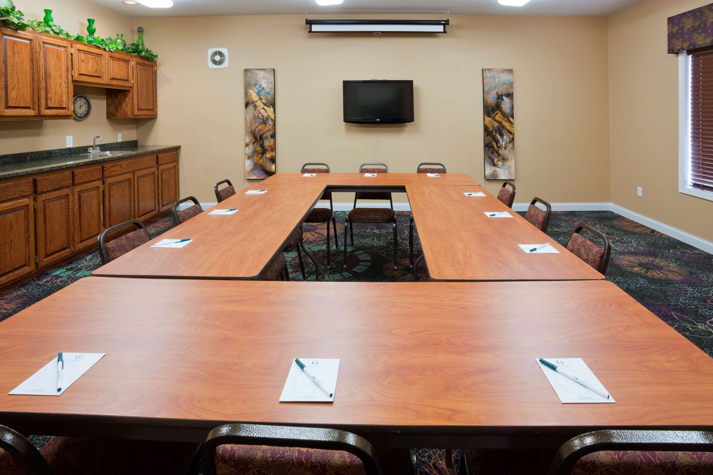 GrandStay STC Meeting Room | GrandStay Residential Suites Hotel - Saint Cloud