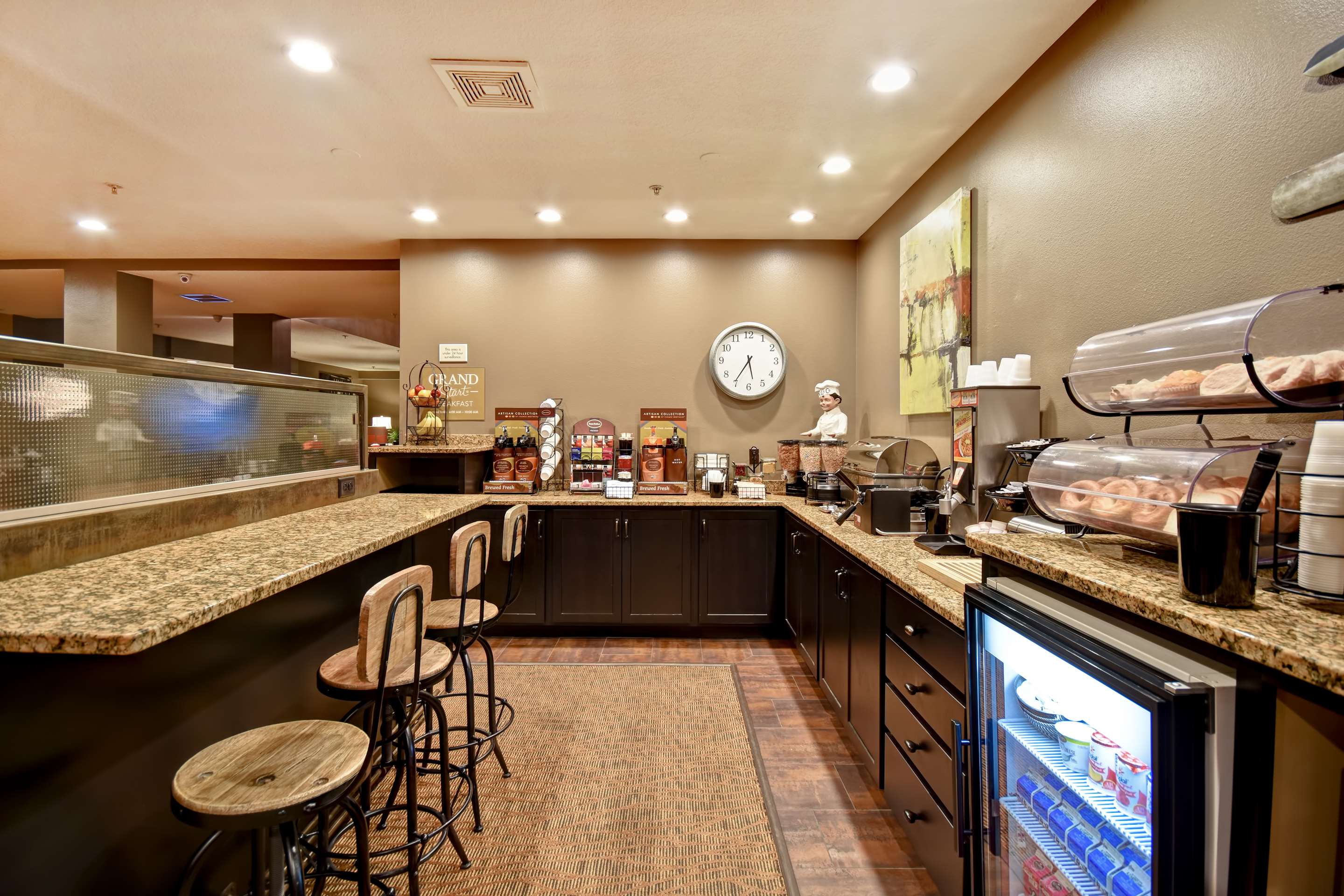 Grand Start Breakfast | GrandStay Hotel & Suites