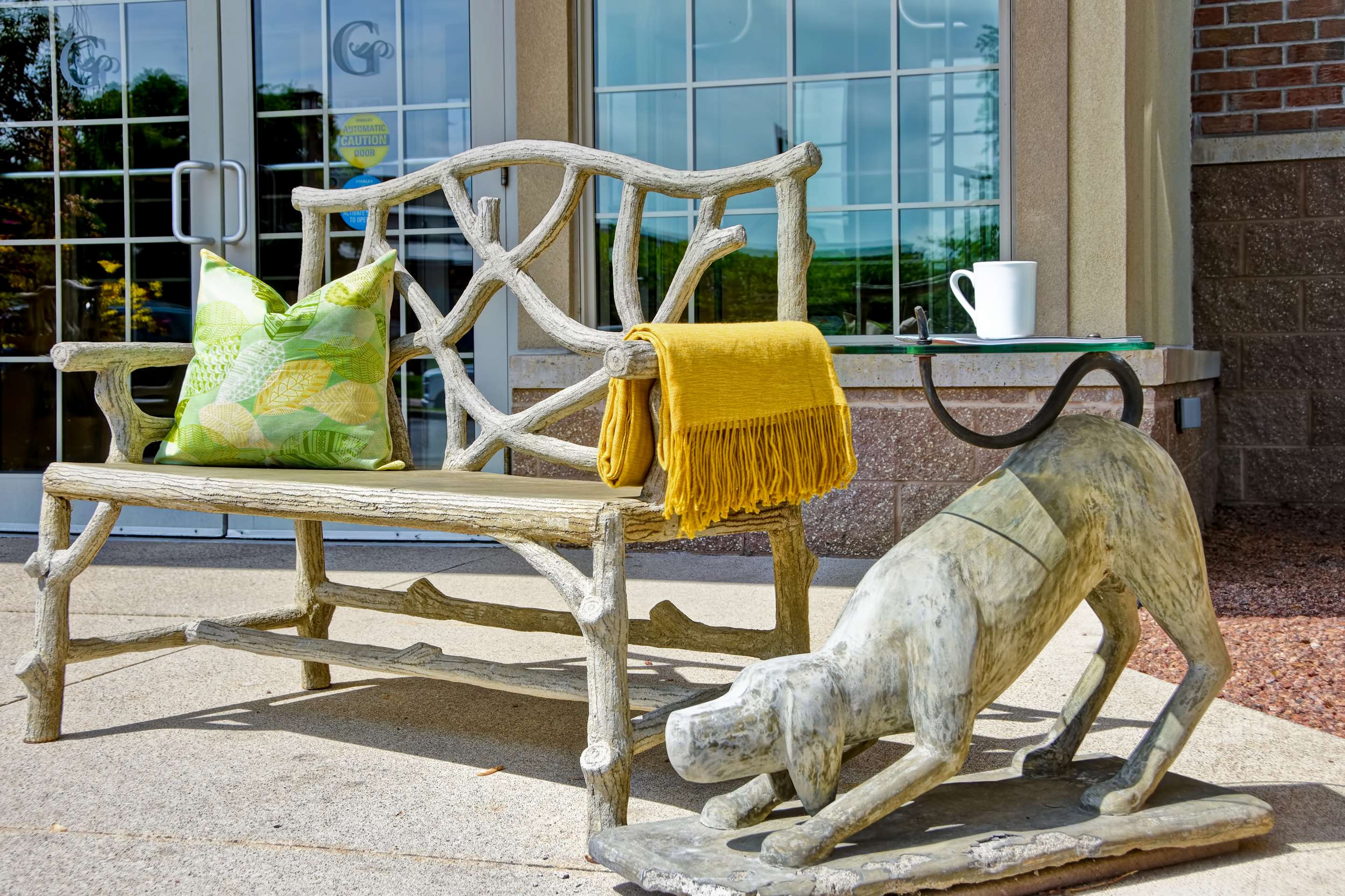 Front Entry Seating Area | GrandStay Hotel & Suites