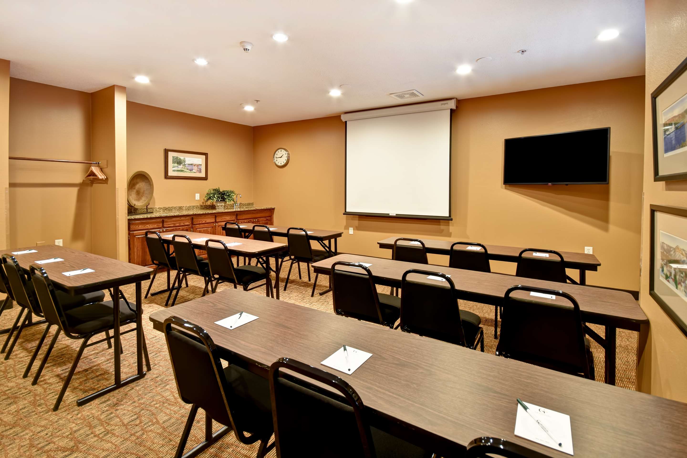 Meeting Room | GrandStay Hotel & Suites