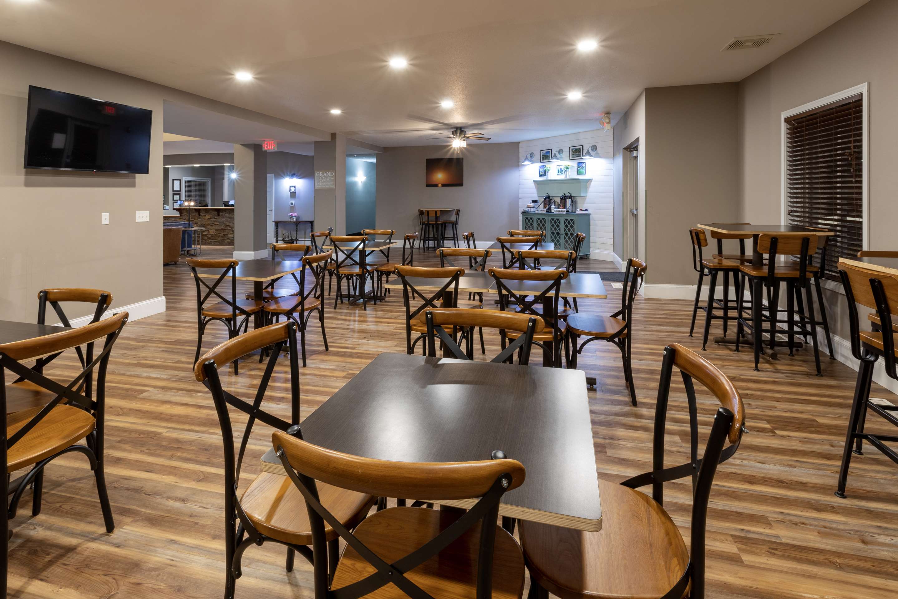 Breakfast Area | Grandstay Residential Suites Hotel - Sheboygan