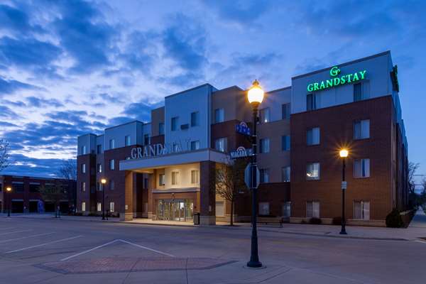 Exterior view - GrandStay Residential Suites Hotel Sheboygan