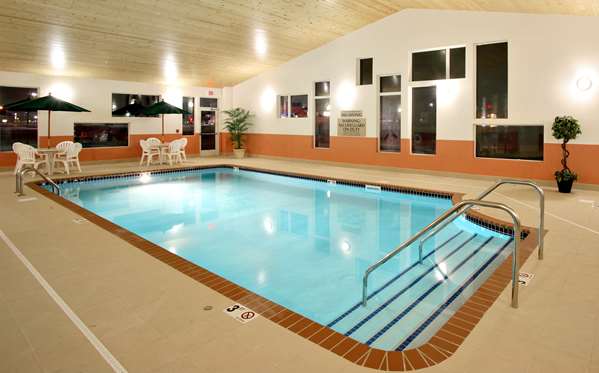 Pool - GrandStay Hotel & Suites Pipestone