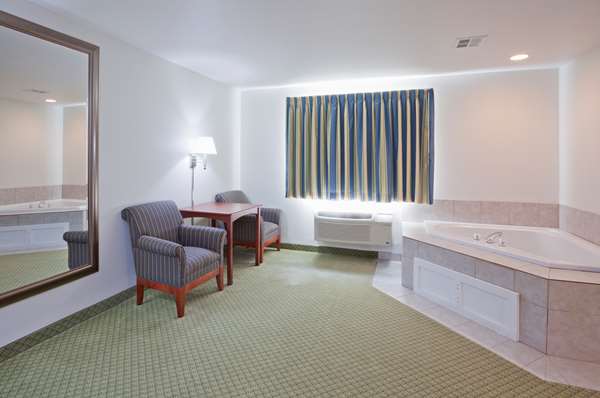 Suite - GrandStay Hotel & Suites Becker