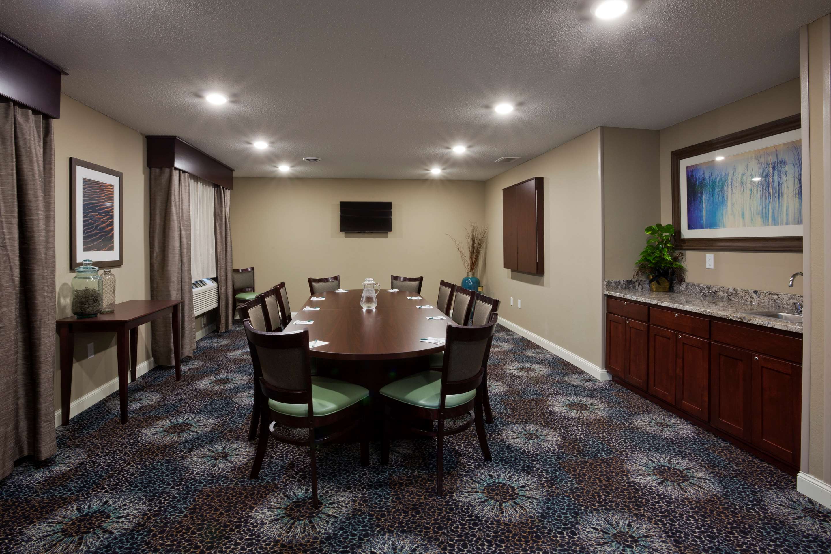 GrandStay Glenwood Meeting Room