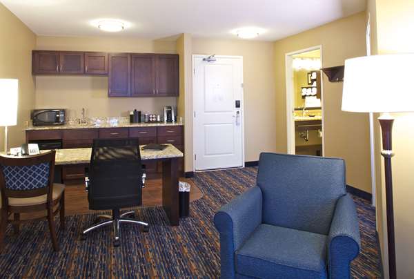 Suite - GrandStay Hotel & Suites Mount Horeb