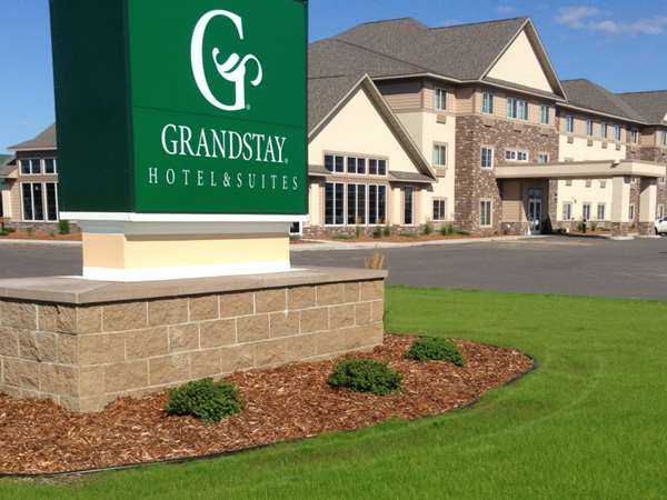 Exterior view - GrandStay Hotel & Suites Thief River Falls