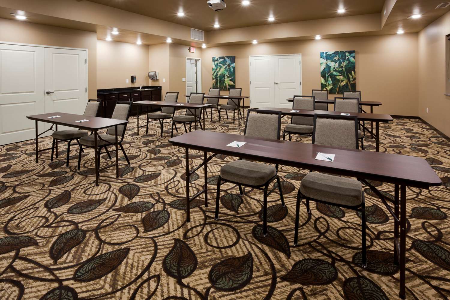GrandStay Hotel & Suites Valley City, ND See Discounts