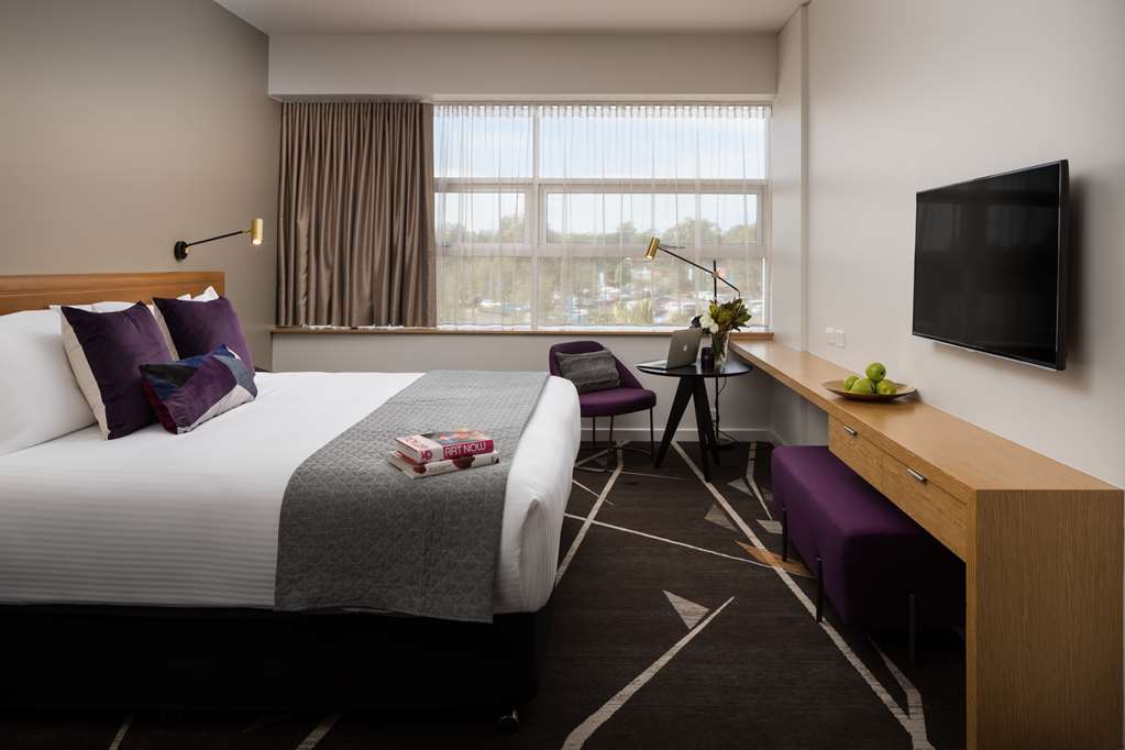 Rydges Campbelltown-guestroom-Guest Room,On-Site.jpg