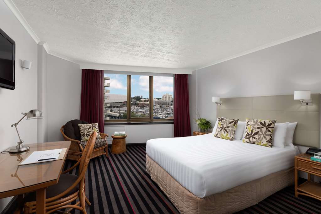 Rydges Southbank Townsville-guestroom-Guest Room,On-Site.jpg