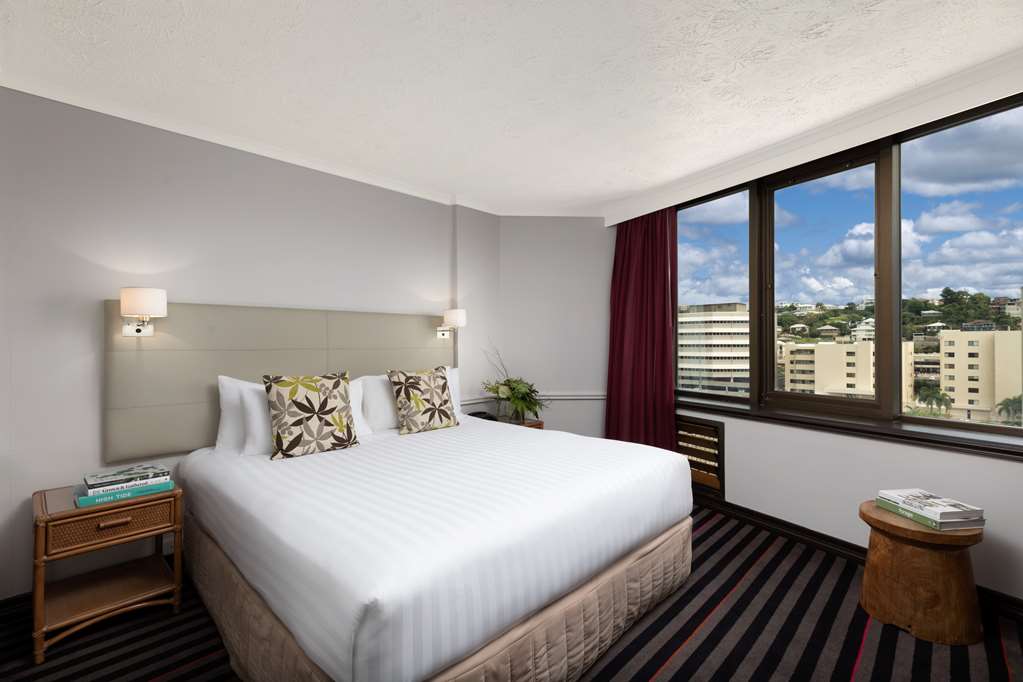 Rydges Southbank Townsville-guestroom-Guest Room,Suite,On-Site.jpg