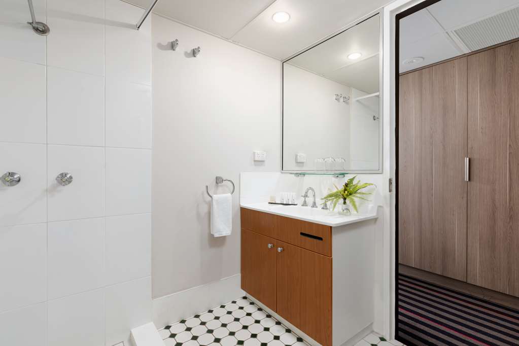 Rydges Southbank Townsville-guestroom-Guest Room,Bathroom,On-Site.jpg